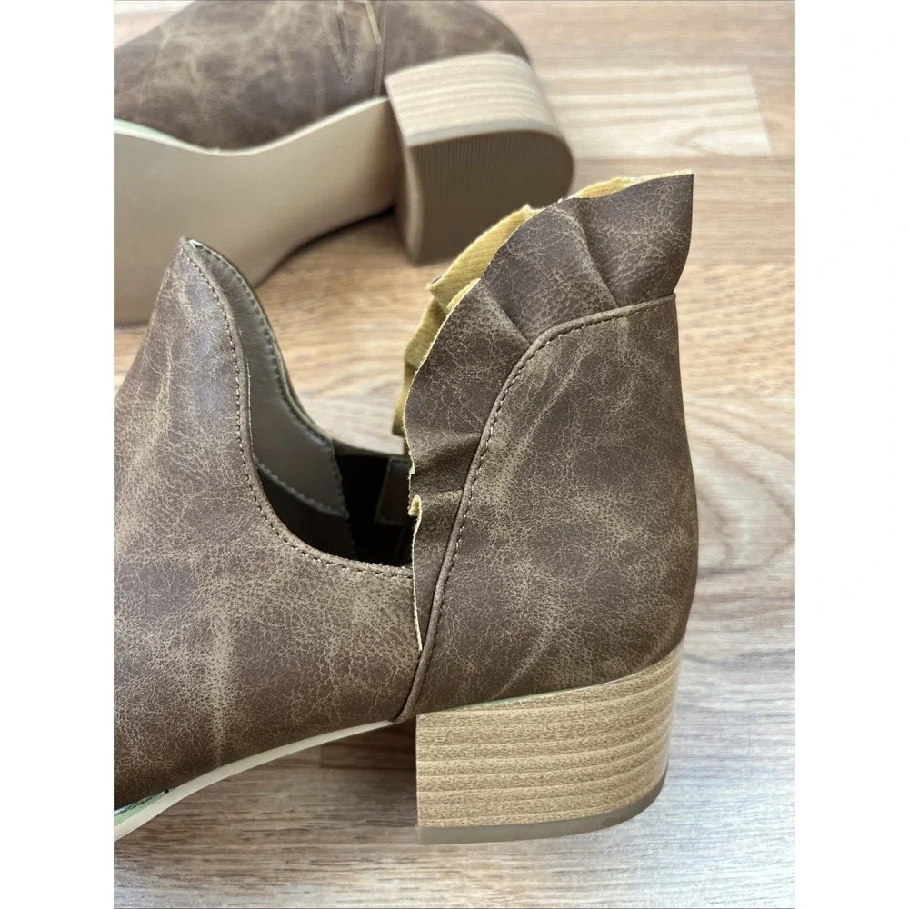 FISACE Womens Ruffled‎ Ankle Boots V Cut Western Booties Brown Size 8 NEW